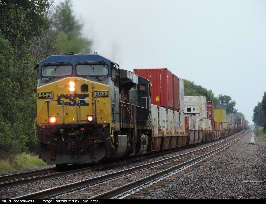 CSX 552 on I157